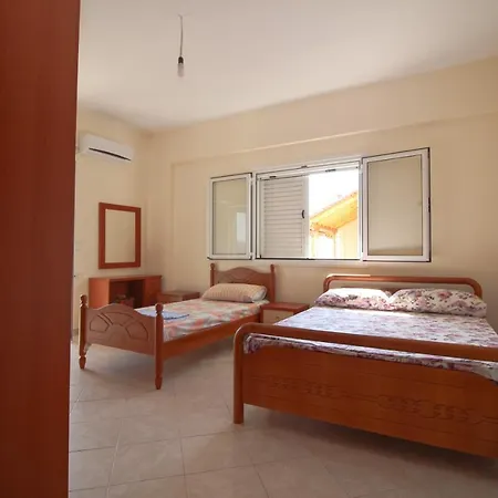 Arqile Apartements * Himarë