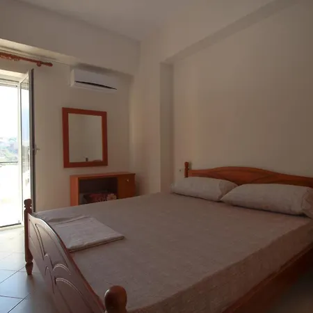 Arqile Apartements Himare